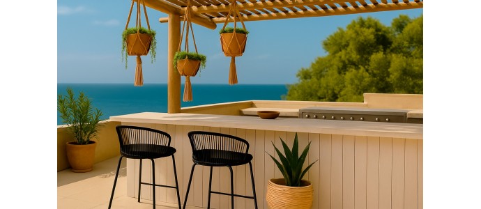 Novedades de verano: taburetes y sillas para terraza que marcan tendencia